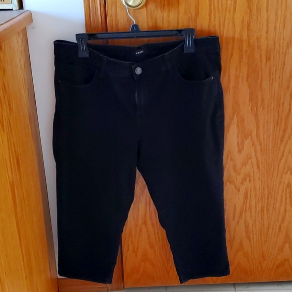 Reitmans Petite Black Jean Capri - Picture 1 of 3
